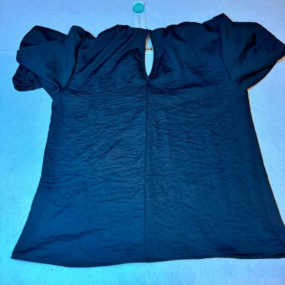 Beacon Apparel Stitch Fix NWT Joy Gold Chain Detail Black Top Shirt Size S - Picture 7 of 7